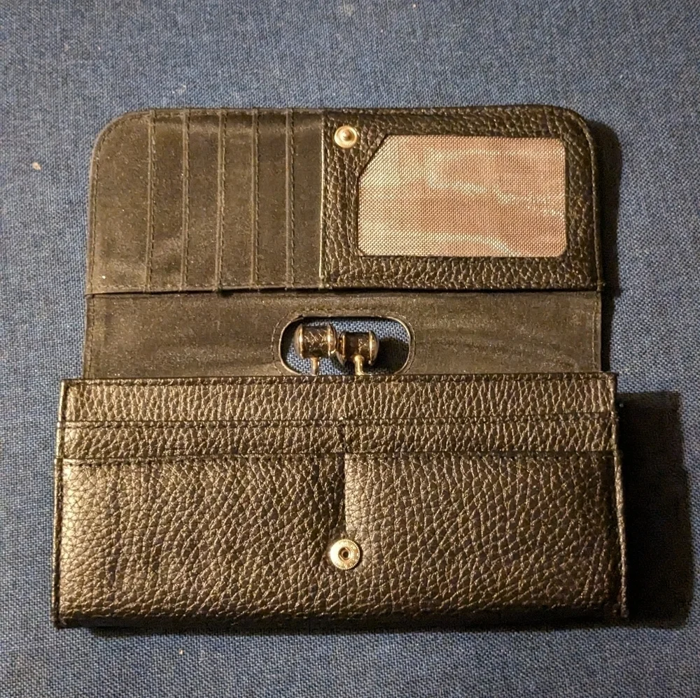 Tahari Black Kiss Lock Wallet Clutch Organizer RFID‎ Protection